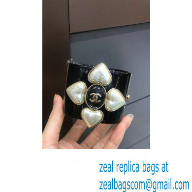 CHANEL Metal & Resin CUFF AB7516